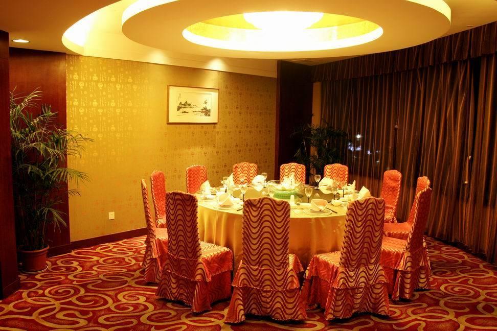 Oriental Hotel Tong Xiang Цзясин Экстерьер фото