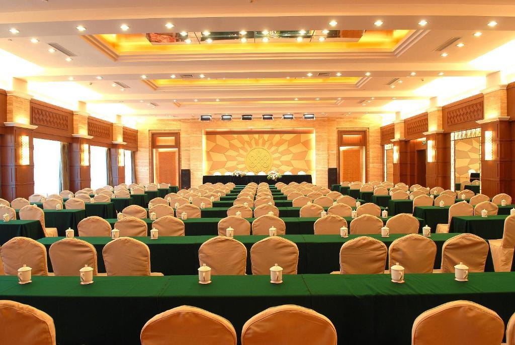 Oriental Hotel Tong Xiang Цзясин Экстерьер фото