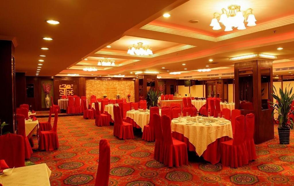 Oriental Hotel Tong Xiang Цзясин Экстерьер фото
