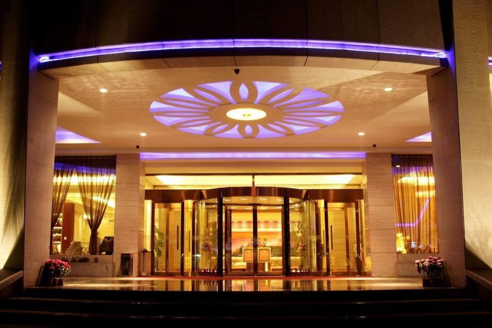 Oriental Hotel Tong Xiang Цзясин Экстерьер фото