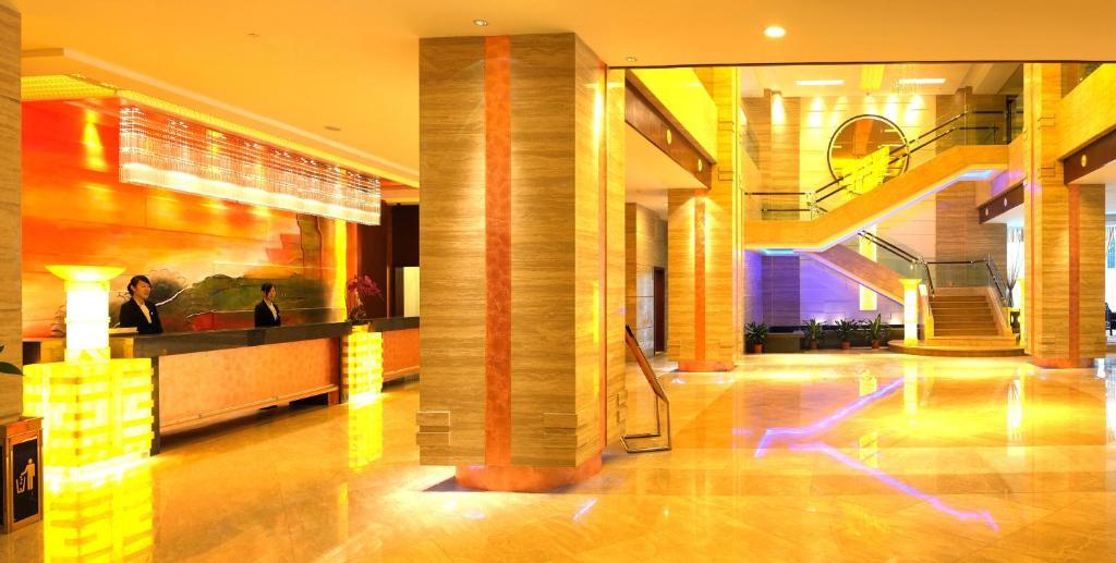 Oriental Hotel Tong Xiang Цзясин Экстерьер фото