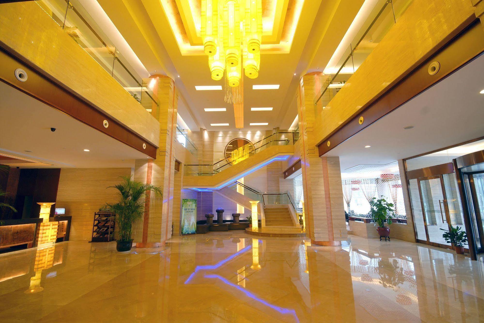 Oriental Hotel Tong Xiang Цзясин Экстерьер фото