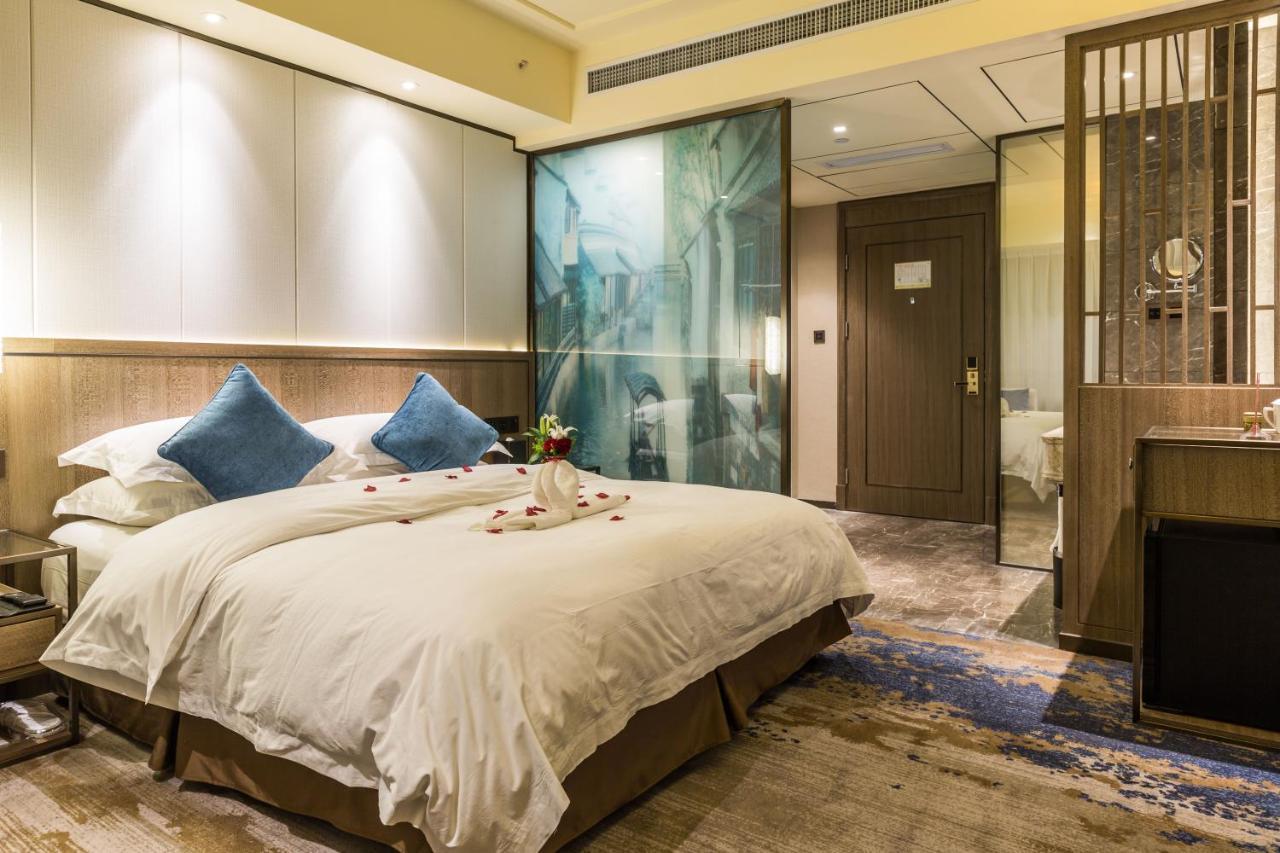 Oriental Hotel Tong Xiang Цзясин Экстерьер фото